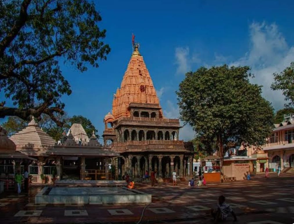 Mahakaleshwar Temple, Pal